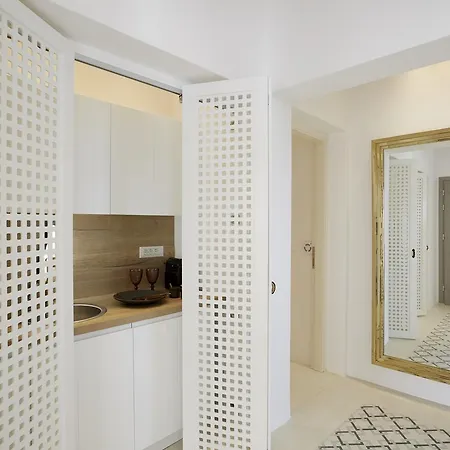 White & Co. La Torre Suites Pyrgos Kallistis Room photo