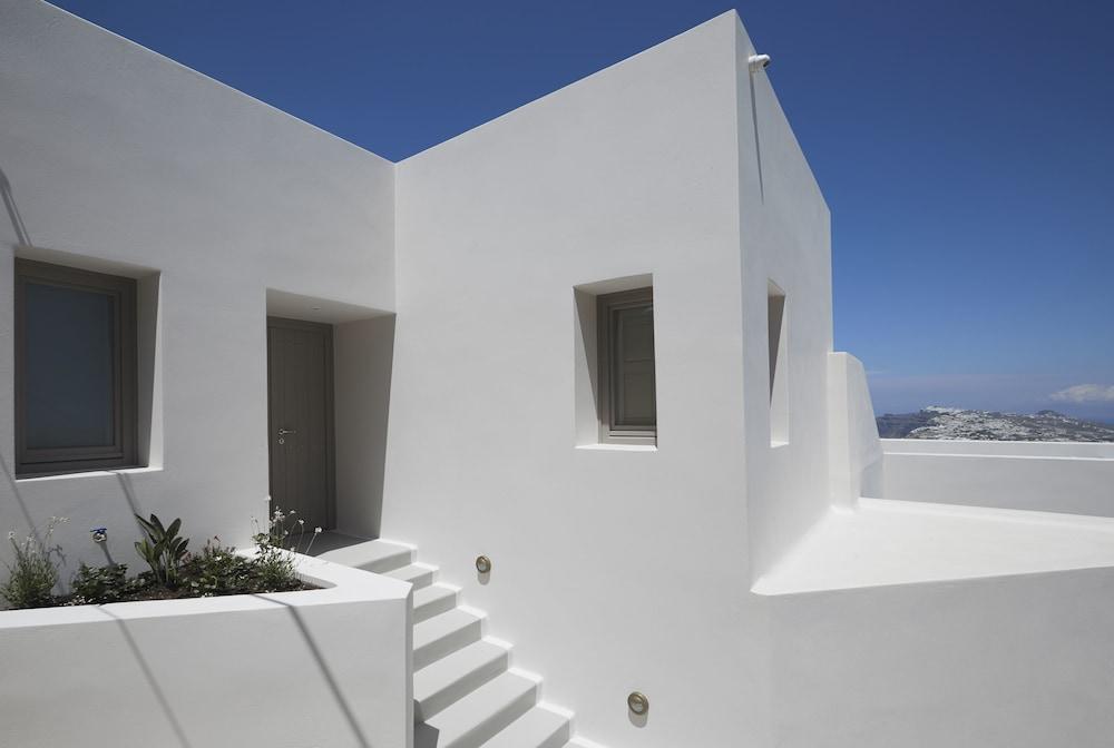 White & Co. La Torre * Pyrgos Kallistis