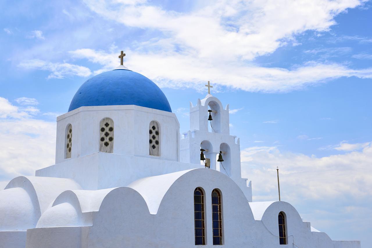 White & Co. La Torre * Pyrgos Kallistis